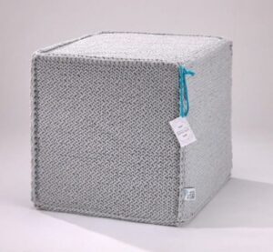 Puf do siedzenia Beauty Cube grey – ręcznie robiony, wygodny, szary, 50x50x50 cm, bawełna