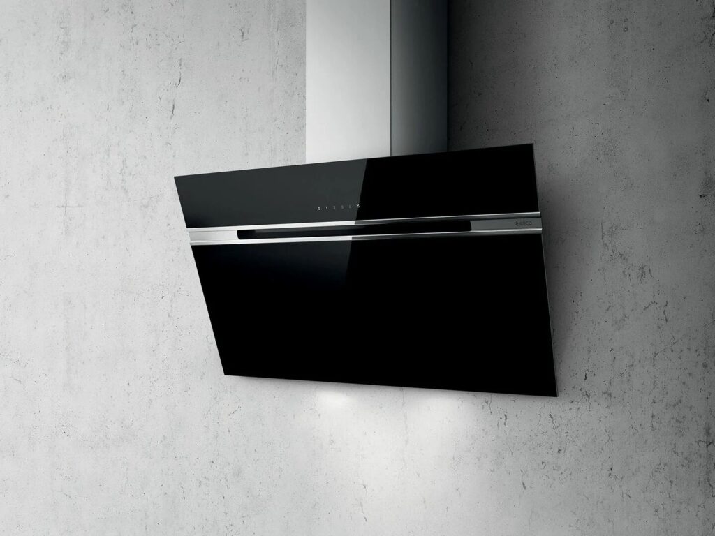 Elica Okap przyścienny STRIPE BL/A/60/LX – minimalistyczny design, czarne szkło, stal nierdzewna
