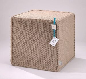 Puf do siedzenia Beauty Cube beige – ręcznie robiony, elegancki, praktyczny, 50x50x50 cm, bawełna, pianka wysoko-elastyczna