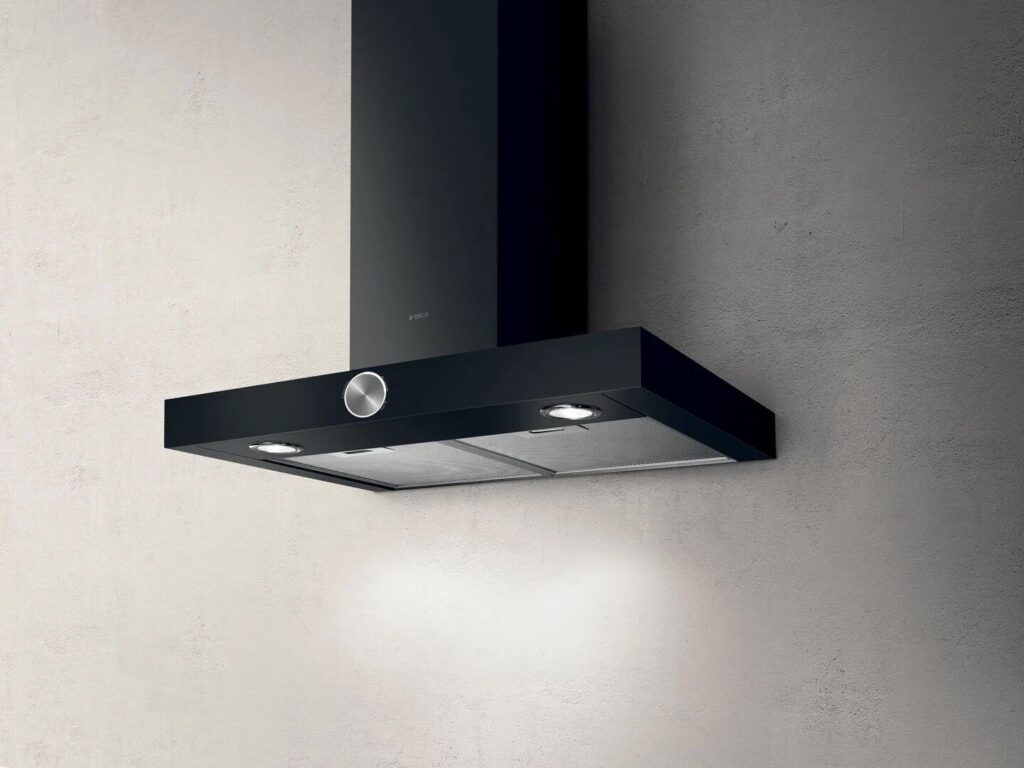ELICA Okap przyścienny LOL BL/A/60 – elegancki design, funkcja Easy Installation, kolor czarny, szerokość 60 cm