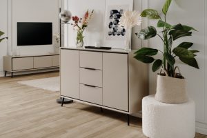 Komoda z szufladami i drzwiami capuccino mat 135 cm Arona – funkcjonalność, elegancja, solidność