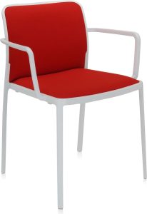 Krzesło Audrey Soft czerwone z podłokietnikami biała rama – nowoczesny design, komfort, trwałe materiały