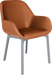 Krzesło Clap Eco Leather jasnobrązowe z szarą ramą – elegancki design, komfort, trwałe materiały