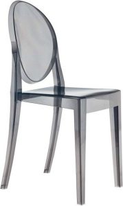 Krzesło Victoria Ghost przydymione – elegancki design, przezroczysty kolor, nowoczesny styl, akryl