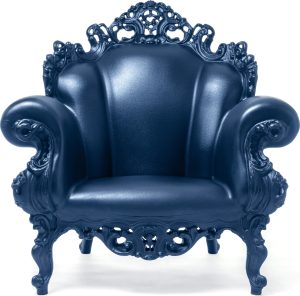 Fotel Magis Proust ciemnoniebieski – elegancki design, komfort, nowoczesny styl