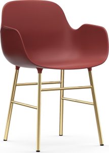 Fotel Form czerwony na mosiężnych nogach – nowoczesny design, wygoda, wysoka jakość