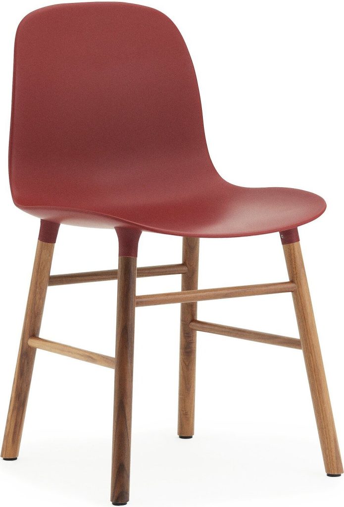 Krzesło Form czerwone orzechowa rama – nowoczesny design, wygodne siedzisko, elegancki kolor