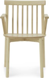 Krzesło Pind jasny jesion z podłokietnikami – elegancki design, komfortowe siedzisko, naturalny materiał