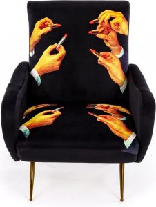 Fotel z wysokim oparciem Seletti Wears Toiletpaper Lipstick Black – nowoczesny design, czarny kolor, elegancki styl