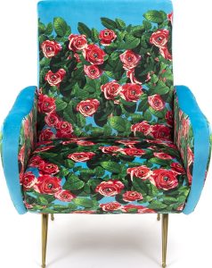 Fotel z wysokim oparciem Seletti Wears Toiletpaper Roses – unikalny design, wygodny, materiał tapicerowany