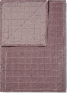 Narzuta Julia 220 x 265 cm fiołkowa – elegancka, stylowa, wysokiej jakości materiał