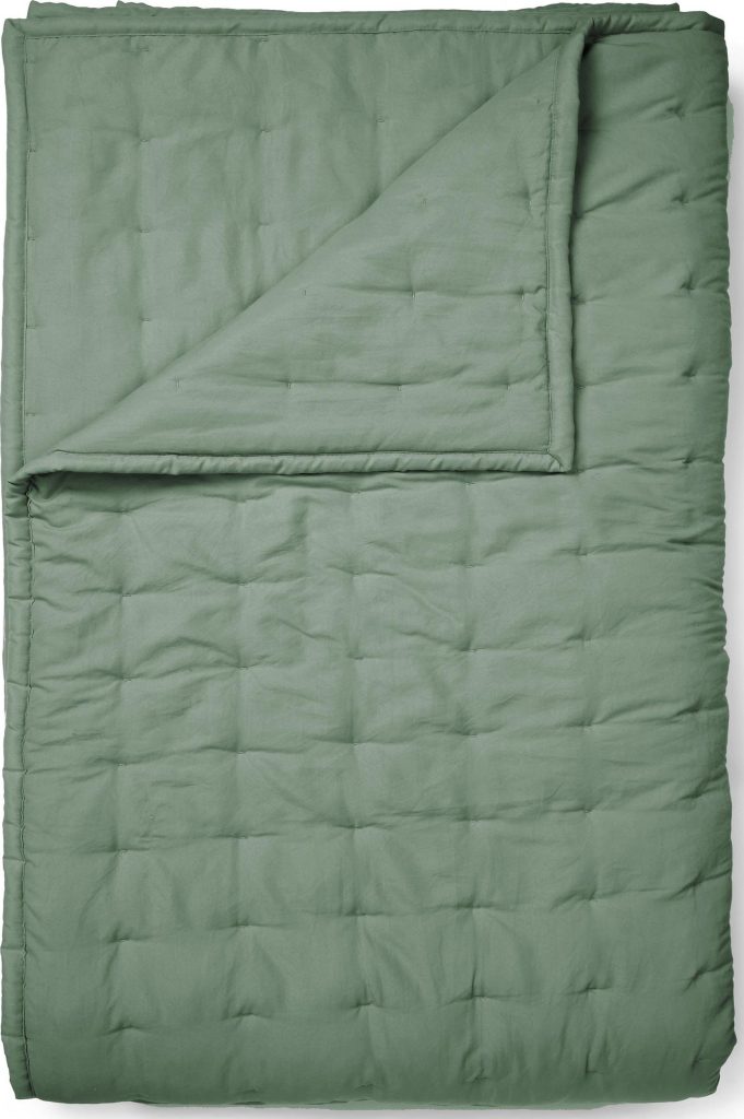 Narzuta Ruth 220 x 265 cm zielona – elegancka narzuta w intensywnym kolorze, doskonała na łóżko, materiał wysokiej jakości