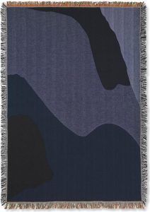 Koc Vista 120 x 170 cm granatowy – miękki materiał, elegancki kolor, idealny do użytku domowego