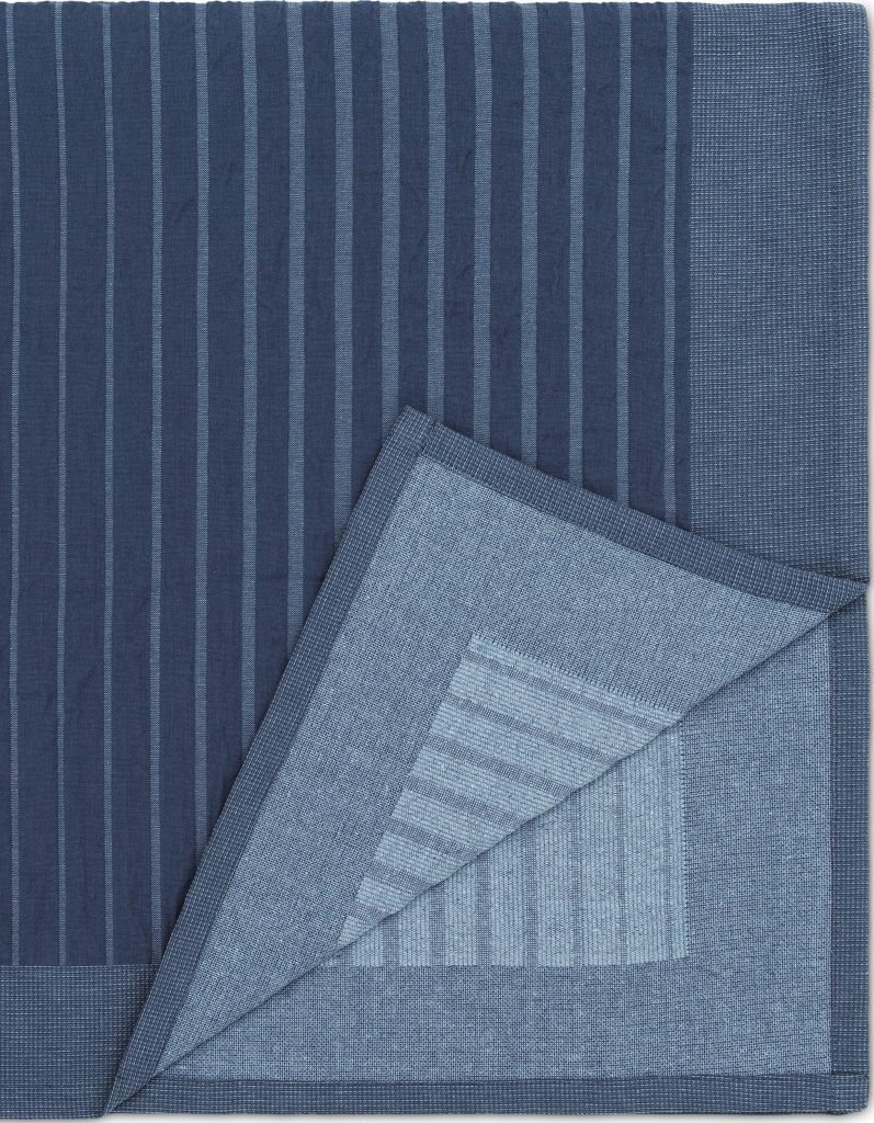 Narzuta Slumber 250 x 250 cm ciemnoniebieska – luksusowy materiał, elegancki design, uniwersalny rozmiar
