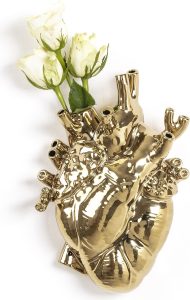 Wazon Love in Bloom Złoty – elegancki styl, dekoracyjny akcent, metaliczny kolor, idealny do nowoczesnych wnętrz