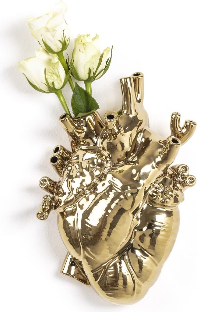 Wazon Love in Bloom Złoty – elegancki styl, dekoracyjny akcent, metaliczny kolor, idealny do nowoczesnych wnętrz
