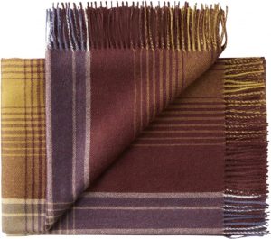 Narzuta Bogota 130 x 200 cm brązowa – elegancki dodatek do wnętrz, uniwersalny kolor, wygodny rozmiar