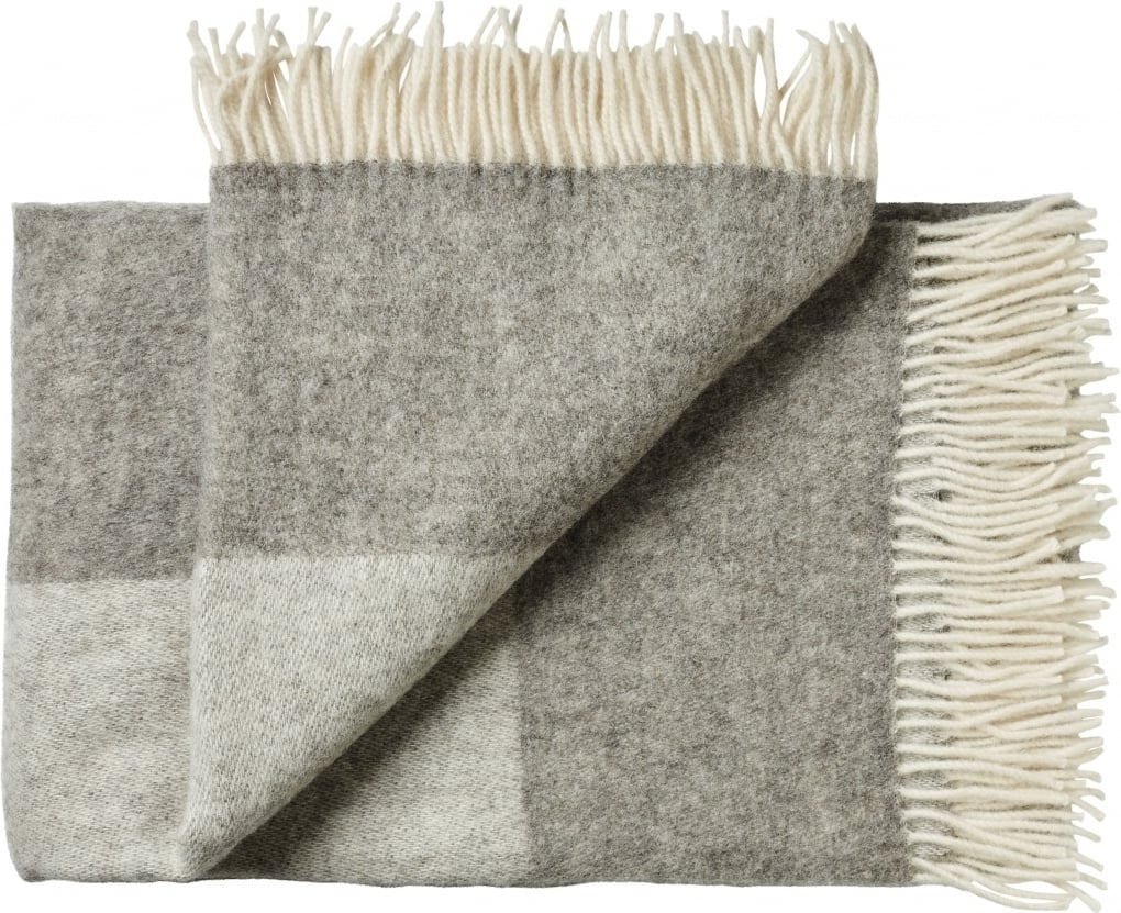 Narzuta Bornholm 140 x 240 cm jasnoszara – elegancka, stylowa, bawełniana