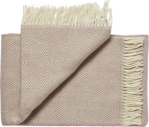 Narzuta Fanø 140 x 240 cm jasnoróżowa – elegancki dodatek, delikatny kolor, idealna na łóżko