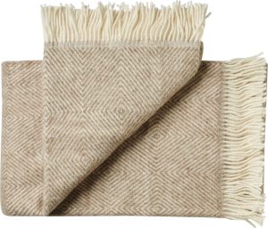 Narzuta Fanø 140 x 240 cm piaskowa – elegancki styl, uniwersalny kolor, wysokiej jakości materiał