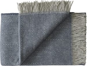 Narzuta Livø 140 x 240 cm niebieska – elegancki design, uniwersalny kolor, doskonała jakość