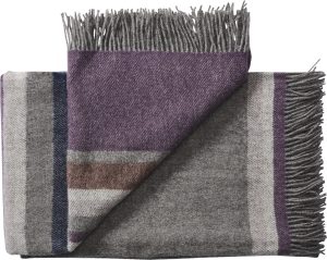 Narzuta Lyø 140 x 240 cm fioletowa – elegancka, stylowa, wykonana z wysokiej jakości materiałów
