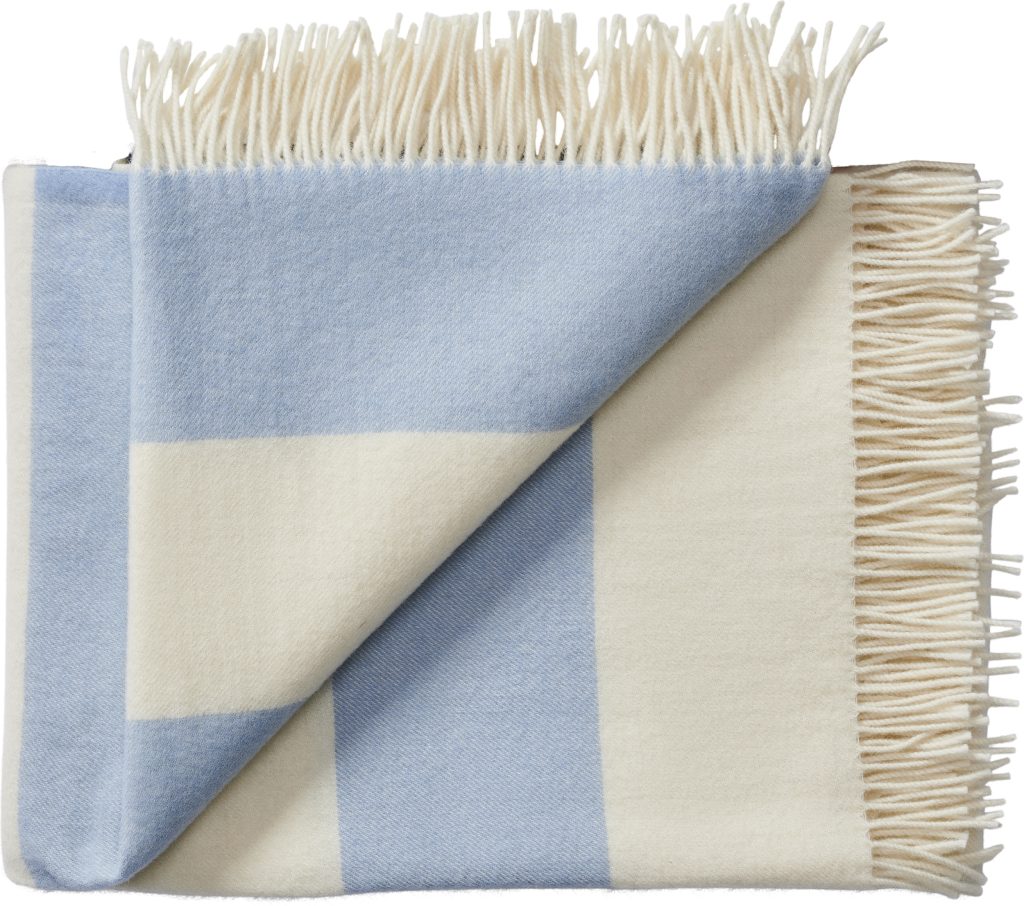 Narzuta The Sweater 130 x 190 cm – miękka, stylowa, niebieska