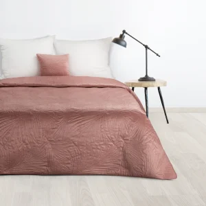 Narzuta welwetowa różowa 170×210 cm pikowana metodą hot press we wzór liści palmy LUIZ Design 91