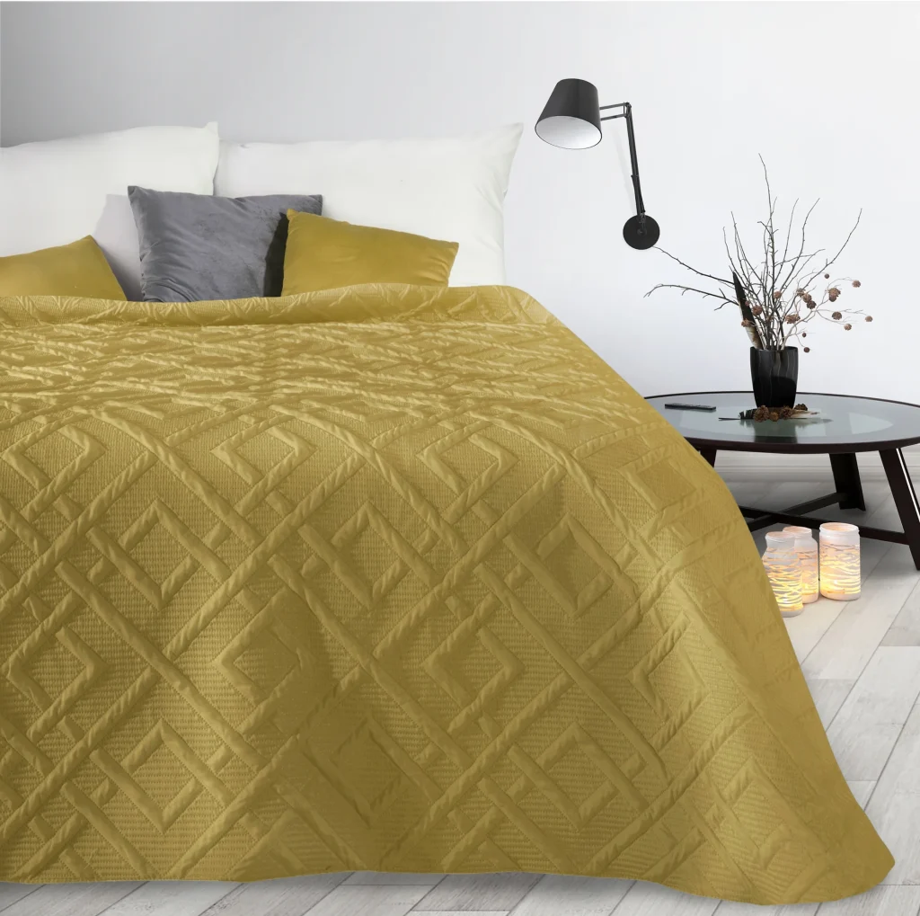 Narzuta musztardowa 220×240 cm z geometrycznym wzorem wykonana techniką hot press ALARA 2 Design 91