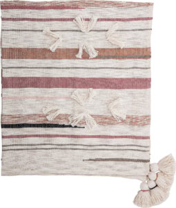Narzuta Bloomingville bawełniana z frędzlami – elegancki dodatek, naturalny kolor, styl boho