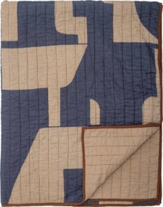 Narzuta Roosi 130 x 150 cm – elegancka narzuta, kolor różowy, wysokiej jakości materiał
