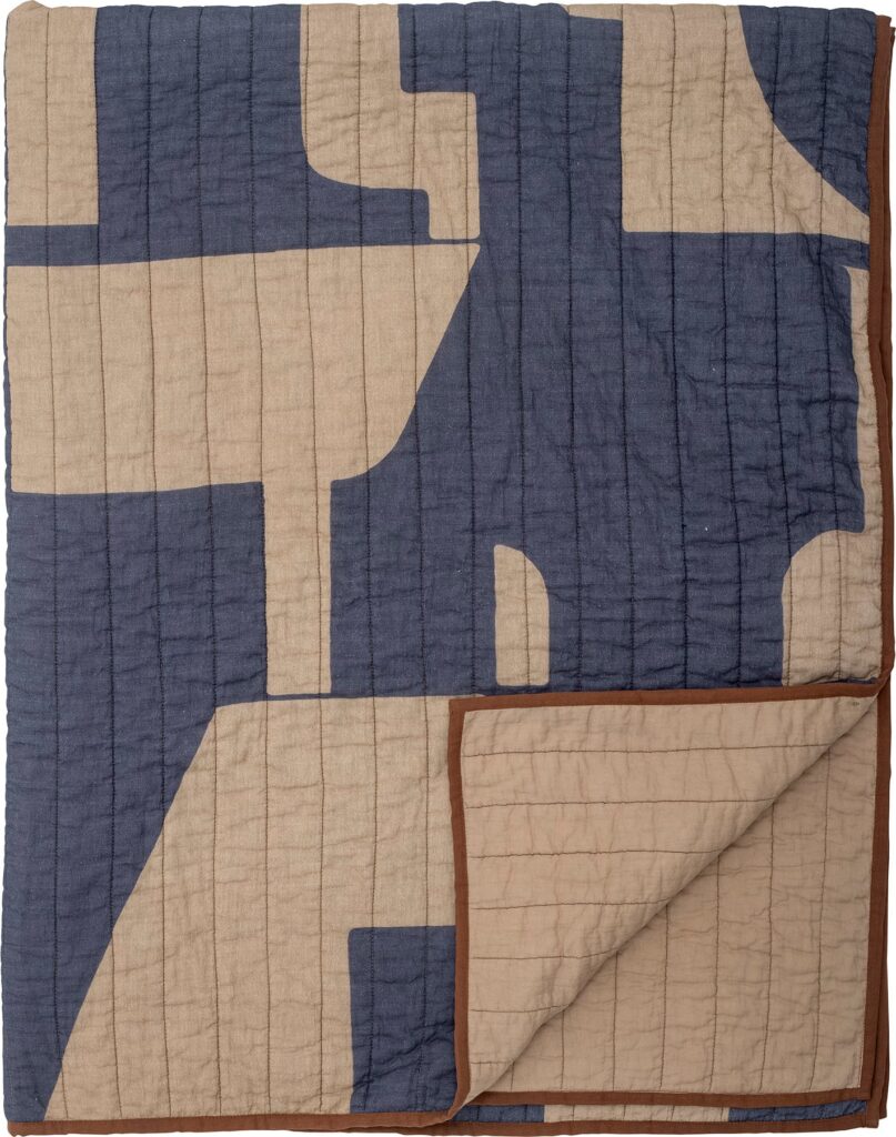 Narzuta Roosi 130 x 150 cm – elegancka narzuta, kolor różowy, wysokiej jakości materiał