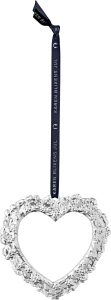 Dekoracja choinkowa Karen Blixen serce z kwiatami 11,5 cm srebrna – elegancka ozdoba, srebrny kolor, 11,5 cm, kwiatowy motyw