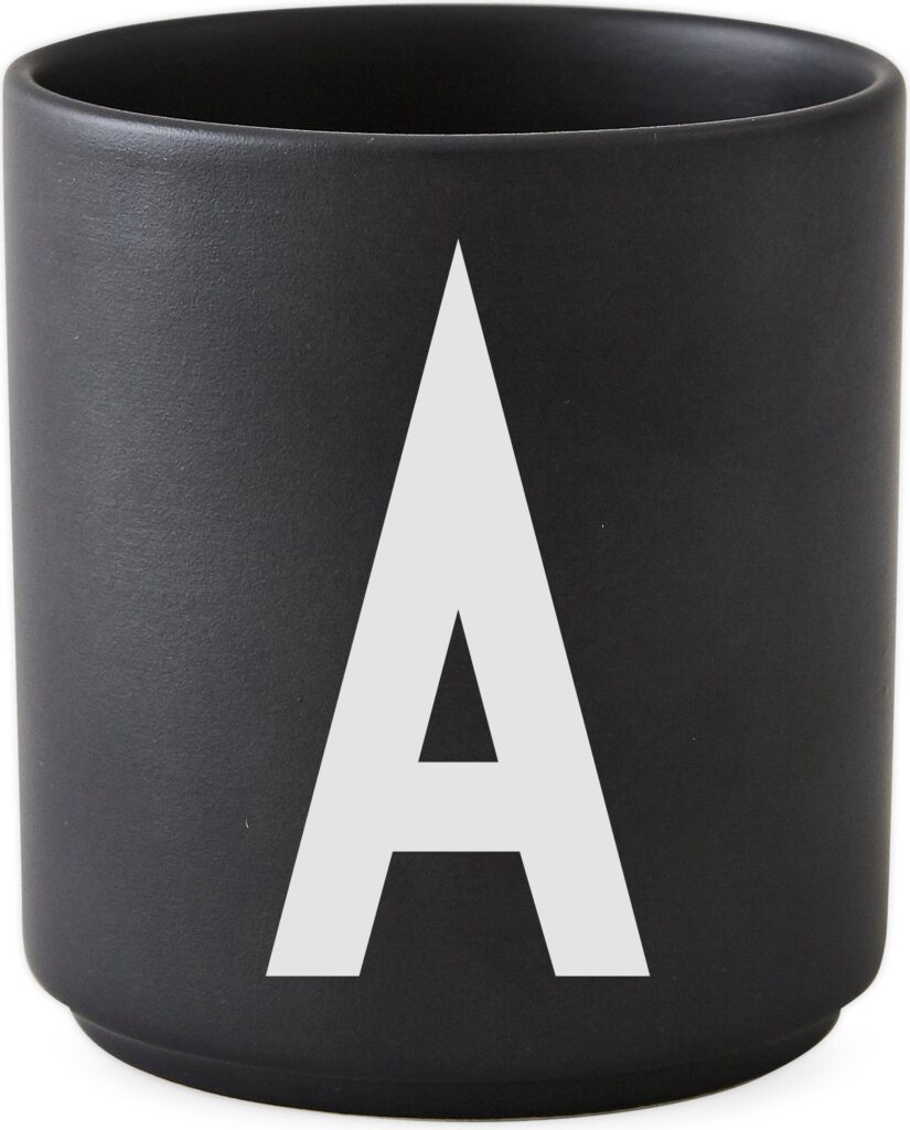 Kubek porcelanowy AJ czarny litera A – elegancki design, solidna porcelana, pojemność 300 ml