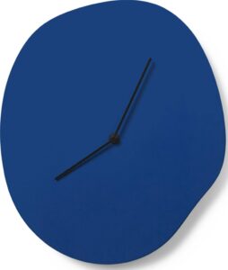 Zegar ścienny Melt niebieski – nowoczesny design, elegancki kolor, unikalny kształt