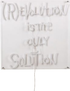 Dekoracja ścienna LED Revolution Is The Only Solution – nowoczesny design, energooszczędne oświetlenie, różne kolory