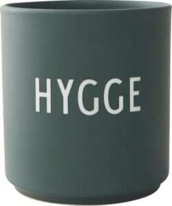 Kubek Favourite DA Hygge ciemnozielony – elegancki design, porcelana, pojemność 350 ml