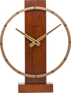 Zegar stołowy Carl Small jasne drewno – minimalistyczny design, elegancka forma, naturalne materiały